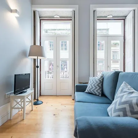 公寓 Lovelystay - Windows With Ac By Station 波尔图